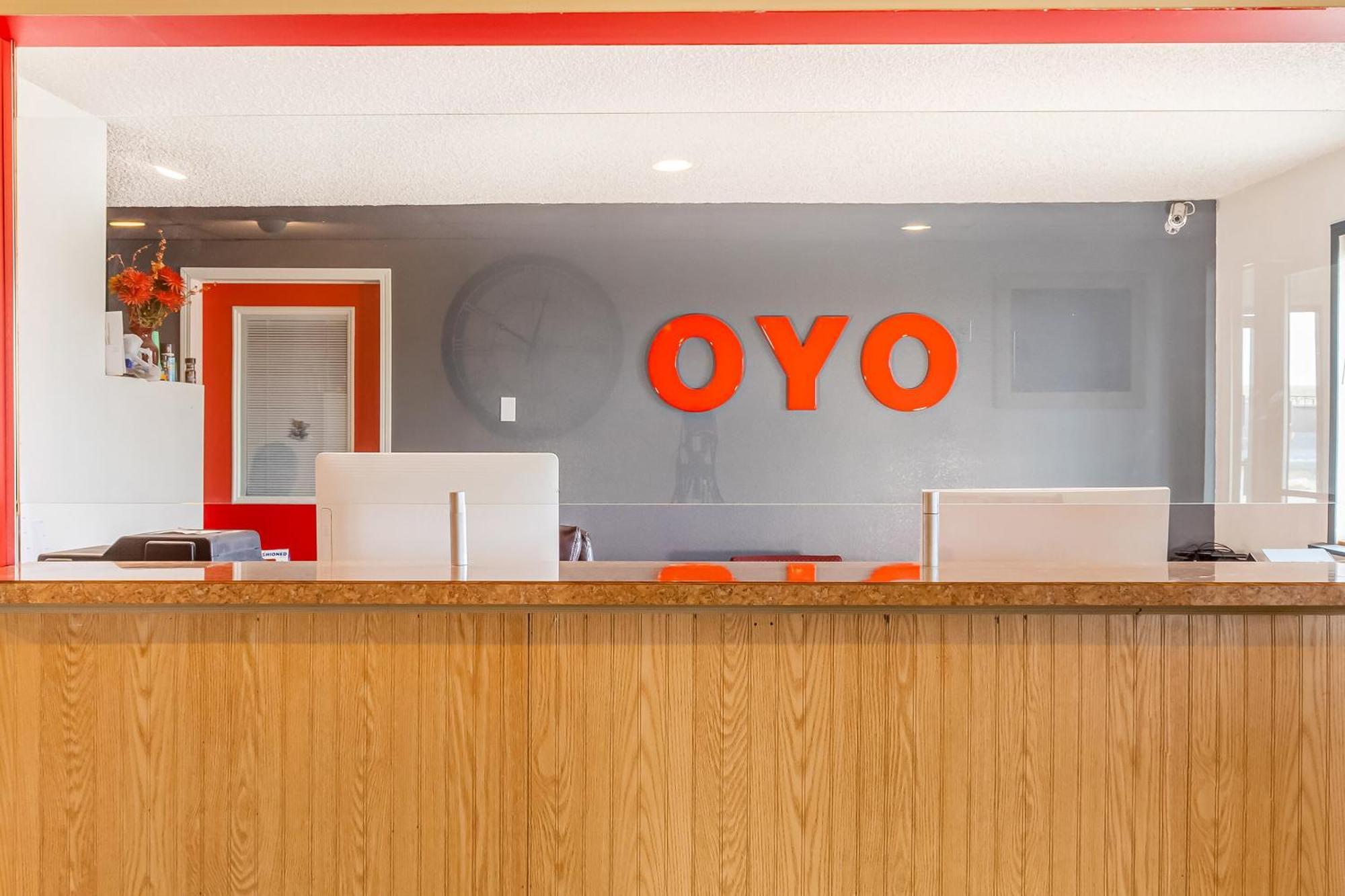 Oyo Hotel Shelby Mt Hwy 2 & I-15 المظهر الخارجي الصورة