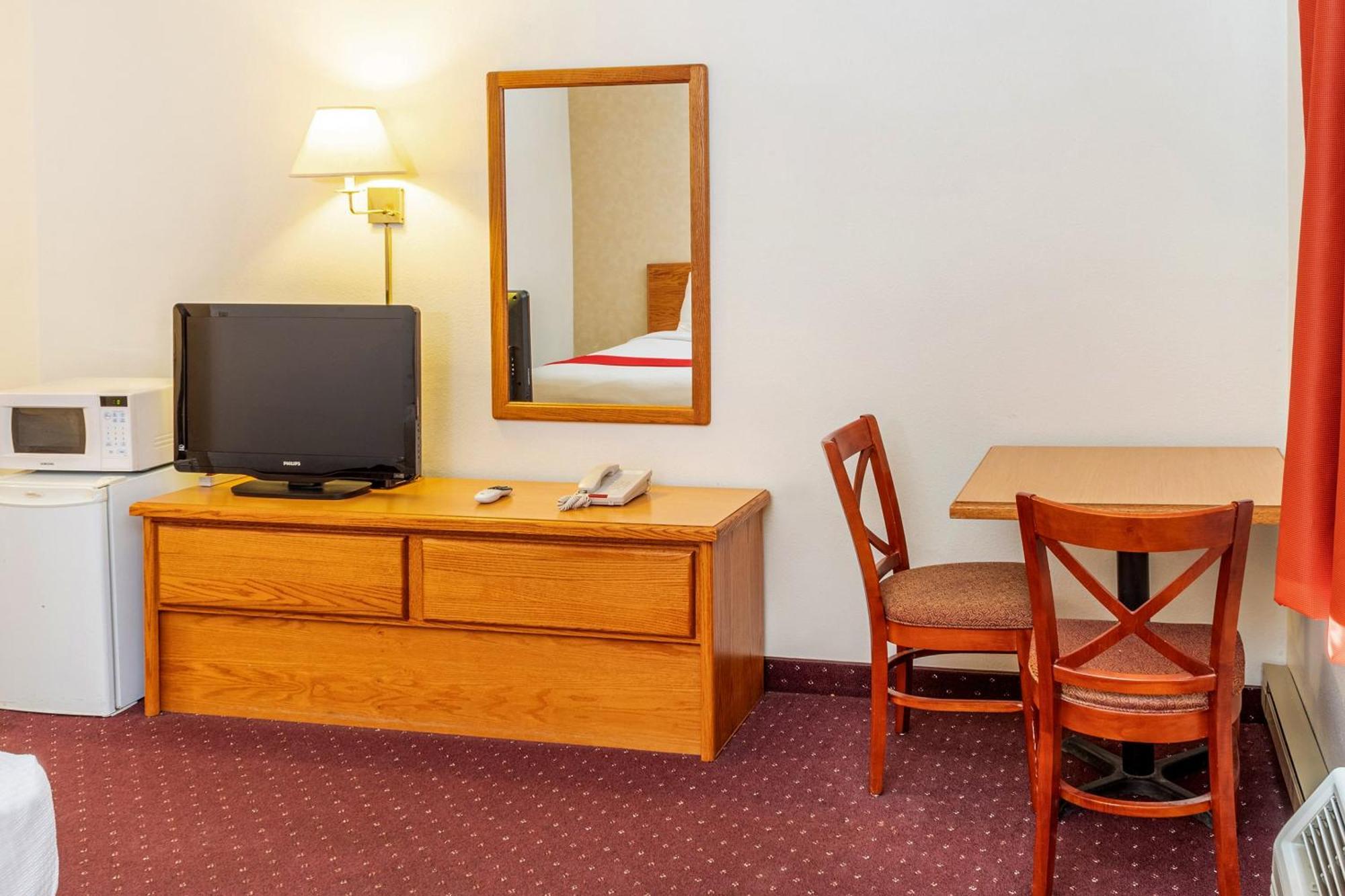 Oyo Hotel Shelby Mt Hwy 2 & I-15 المظهر الخارجي الصورة