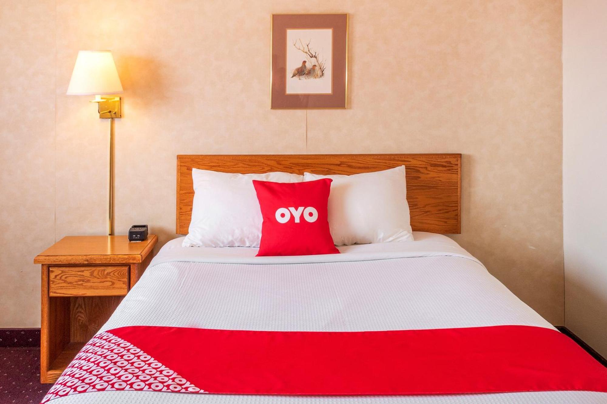 Oyo Hotel Shelby Mt Hwy 2 & I-15 المظهر الخارجي الصورة