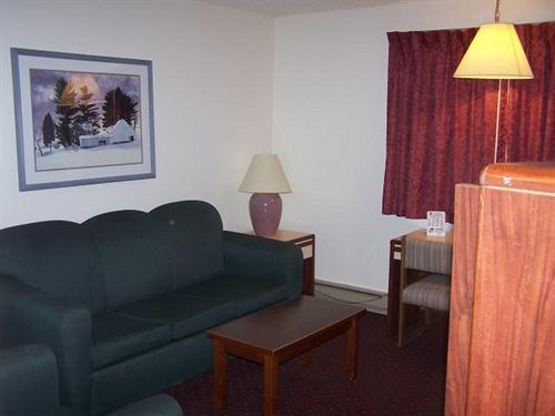 Oyo Hotel Shelby Mt Hwy 2 & I-15 المظهر الخارجي الصورة